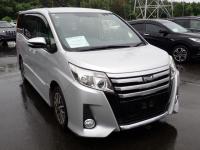 Toyota NOAH 2015