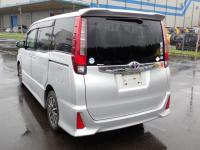 Toyota NOAH 2015
