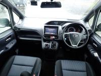 Toyota NOAH 2015