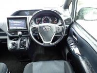 Toyota NOAH 2015