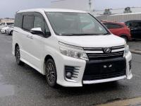 Toyota VOXY 2015