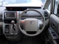 Toyota NOAH 2010