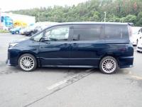Toyota NOAH 2017