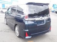 Toyota NOAH 2017