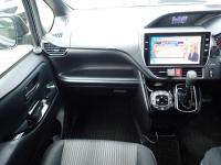 Toyota NOAH 2017