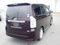 Toyota VOXY 2014