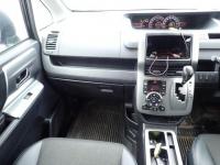 Toyota VOXY 2014