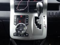 Toyota VOXY 2014