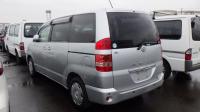 Toyota NOAH 2003