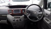 Toyota NOAH 2003
