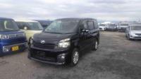 Toyota VOXY 2014