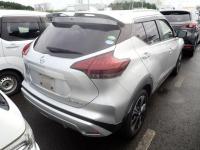 Nissan KICKS X 2020