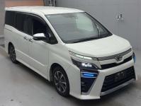 Toyota VOXY 2020