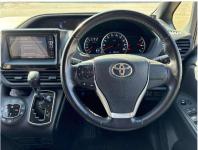 Toyota VOXY 2015