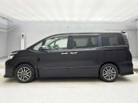 Toyota VOXY 2016