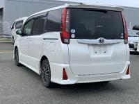 Toyota NOAH Si 2016