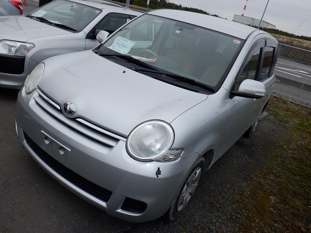 Toyota sienta 2013